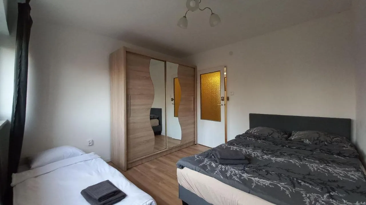 Apartrooms Wielunska contacts